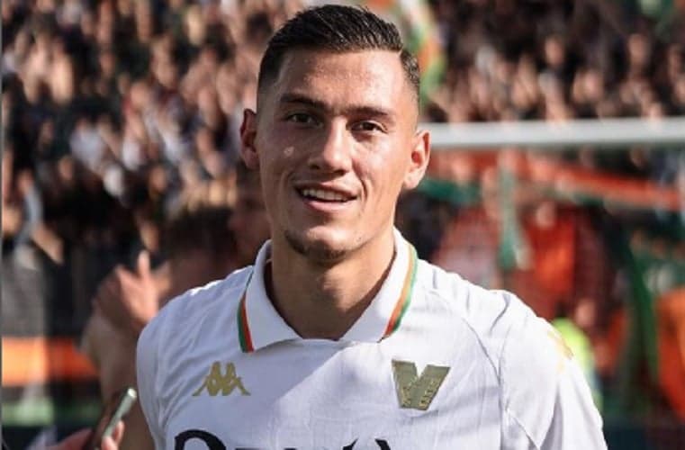 Jay Idzes Masuk Skuad Venezia Vs Fiorentina, Siap Ukir Sejarah di Serie A