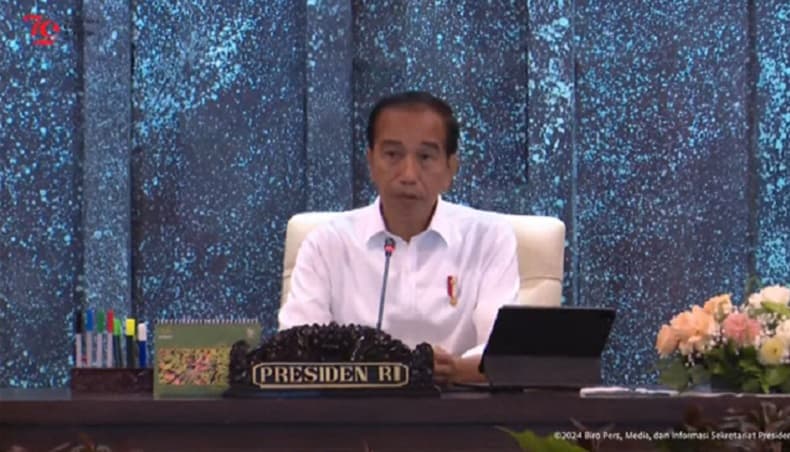 PMI Manufaktur RI Juli Anjlok, Jokowi: Ini Diwaspadai Betul secara Hati-hati