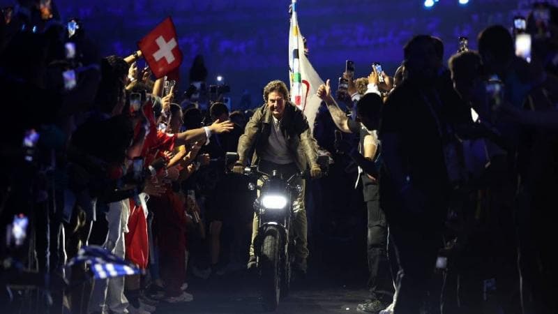 Momen Spektakuler Tom Cruise Tutup Olimpiade Paris 2024