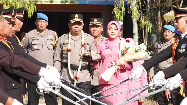 AKBP Samian Resmi Jabat Kapolres Sukabumi Gantikan Tony Prasetyo