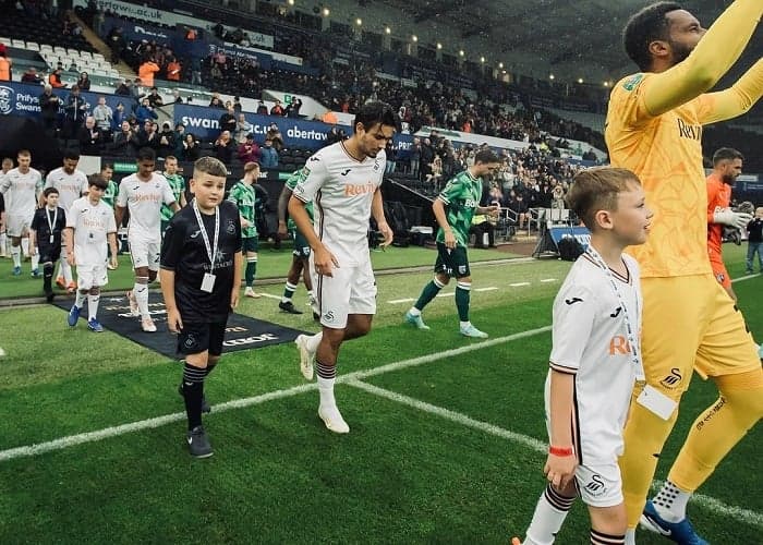 Pelatih Swansea City Puas dengan Debut Nathan Tjoe-A-On, tapi…