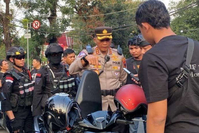 Mabuk Miras, Puluhan Suporter PSIS Semarang Diamankan Polisi di Manahan Solo