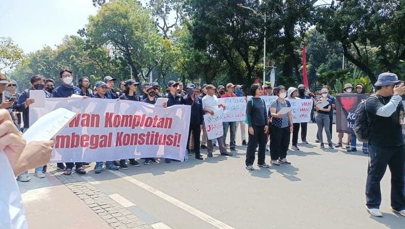 Demo Tolak RUU Pilkada Juga Digelar di Gedung MK, Aktivis Serukan Selamatkan Demokrasi