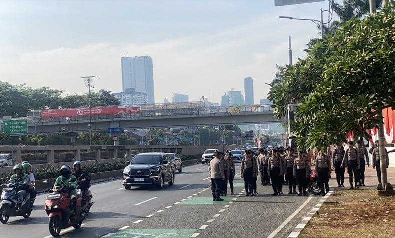 Penampakan Arus Lalu Lintas di Depan DPR jelang Demo Massa Kawal Putusan MK