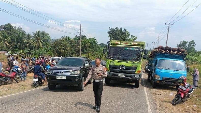 Kecelakaan di Jalinsum Merangin, Bocah Bawa Motor Tewas usai Gagal Menyalip Truk