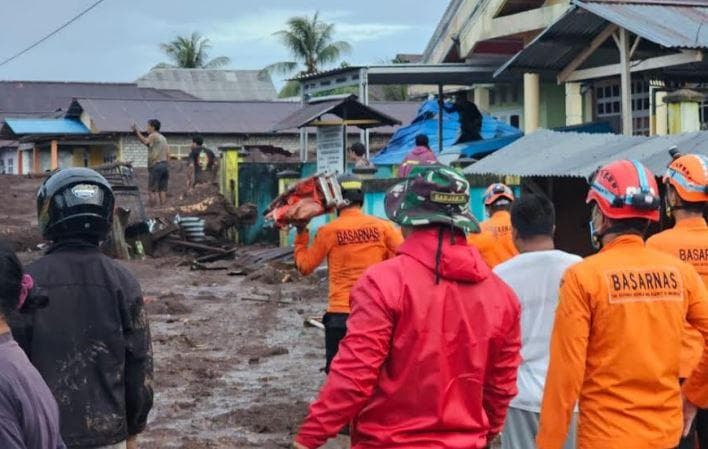 Breaking News: Banjir Bandang-Longsor Terjang Ternate, 7 Orang Tewas