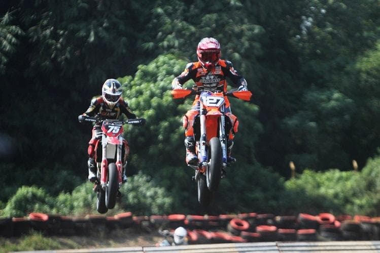 Putaran Terakhir Superchallenge Supermoto Digelar di Boyolali, Pacuan Juara Umum Memanas!