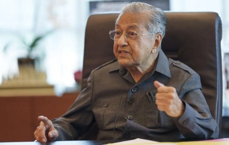 Ketika Mahathir Mohamad Bilang 'Saya Masih Hidup'