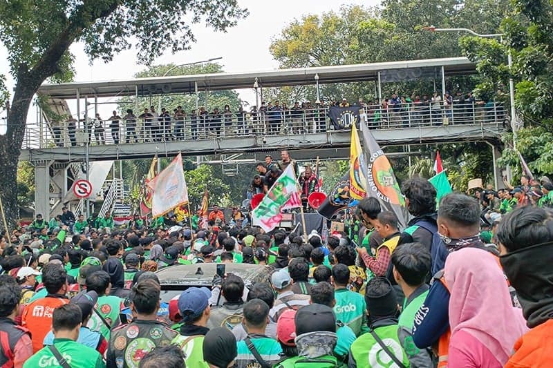 Ribuan Ojol Demo, Grab Indonesia Tegaskan Tak Potong Pendapatan Mitra Pengemudi