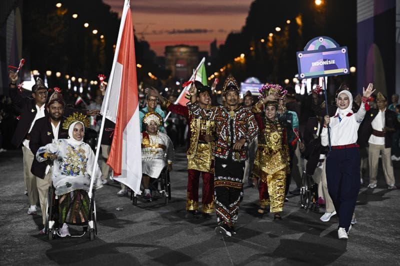 Begini Potret Kontingen Indonesia Meriahkan Upacara Pembukaan Paralimpiade Paris 2024