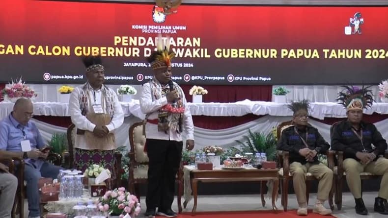 Mathius Fakhiri-Aryoko Rumaropen Daftar KPU Ikut Pilgub Papua, Diusung Koalisi 17 Parpol