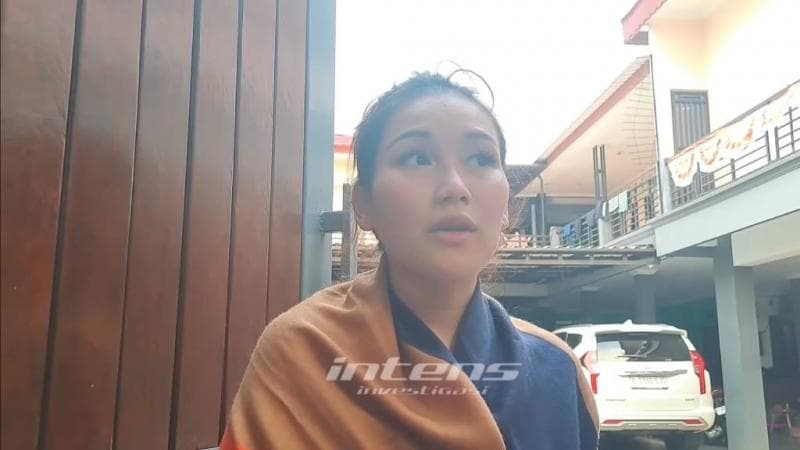 Sambil Menahan Tangis, Ayu Ting Ting Ungkap Detik-Detik Sebelum Keponakannya Meninggal Dunia