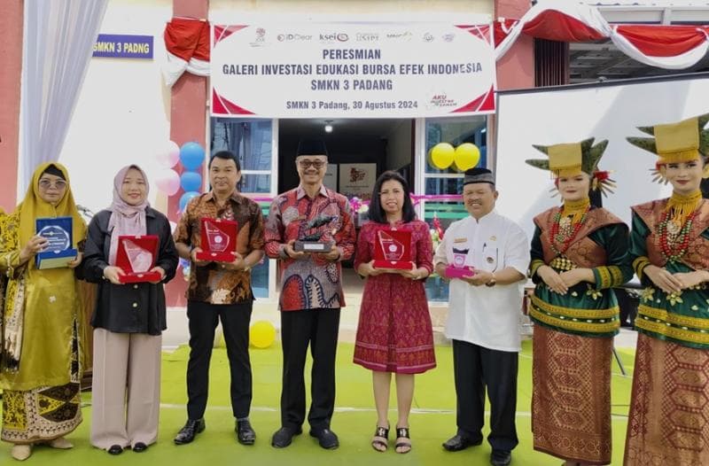 MNC Sekuritas Resmikan Galeri Investasi Edukasi SMKN 3 Padang