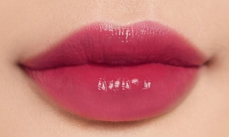 Tips Glossy Overlined Lips Hanya Menggunakan 2 Produk