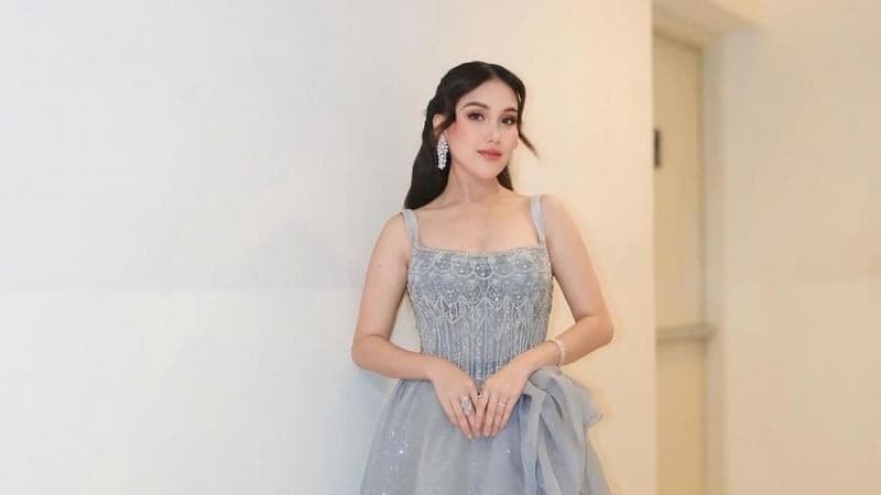 Usai Ditinggal Keponakan Ayu Ting Ting Jadi Penguat Keluarga: Harus Ada yang Kuat