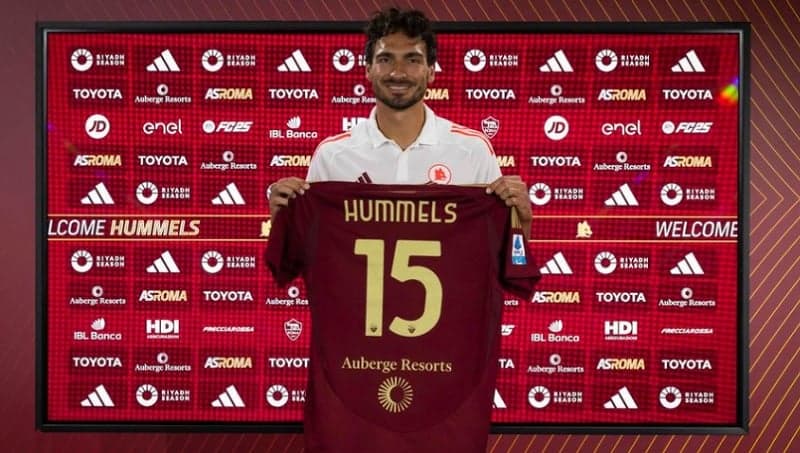 Bek Juara Dunia Mats Hummels Resmi Gabung AS Roma