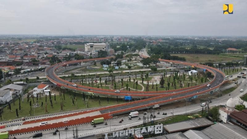 Jokowi Habiskan Rp2,14 Triliun untuk Bangun Jalan hingga Jembatan di Jatim