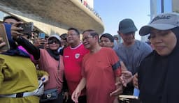 Pramono-Rano Karno dan Warga Kompak Nyanyi Si Doel Anak Betawi di CFD Sudirman