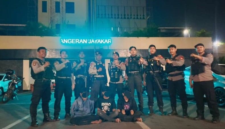 3 Remaja Bawa Celurit Ditangkap di Jalan Caman Raya Bekasi, Diduga Hendak Tawuran