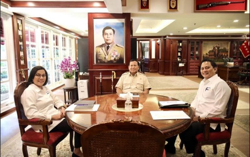 Bertemu Prabowo, Sri Mulyani Lapor Perkembangan APBN Bareng Wamenkeu Tommy