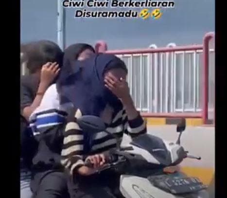 Viral ABG Motoran Bonceng 3 Tanpa Helm Masuk Jalur Mobil di Jembatan Suramadu