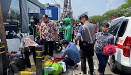 Kecelakaan Motor Tabrak Angkot di Jalan Raya Margonda Depok, 1 Orang Terluka