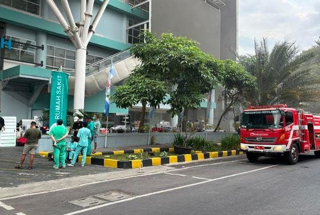 Kebakaran Basemen RS Murni Teguh Naripan Bandung, Paramedis dan Pasien Panik