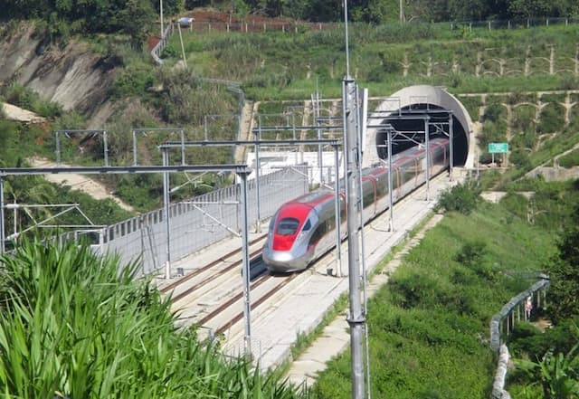 Menhub Beberkan Rencana Kereta Cepat Jakarta-Surabaya, Ini Kota yang bakal Dilalui