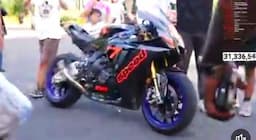 IShowSpeed Kaget Lihat Motor Sport Yamaha R1 Bergambar Identitas Dirinya