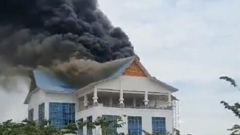 Perkantoran Pemkot Pekanbaru Terbakar, 9 Mobil Damkar Dikerahkan