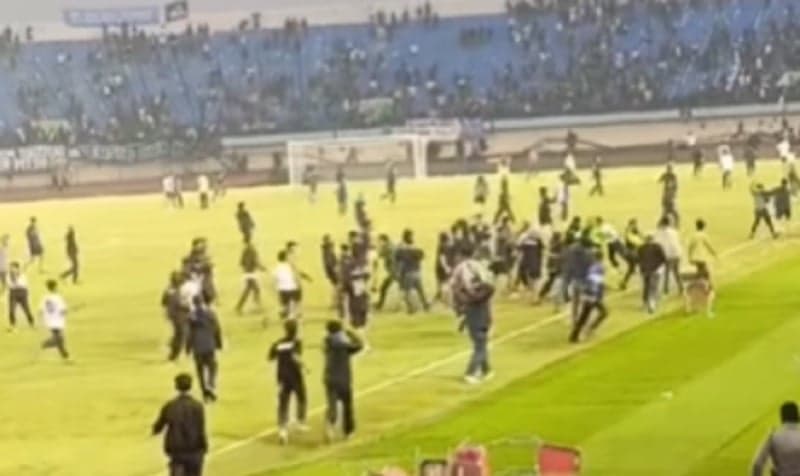 Steward Dikeroyok usai Laga Persib Vs Persija, Begini Respons PT LIB