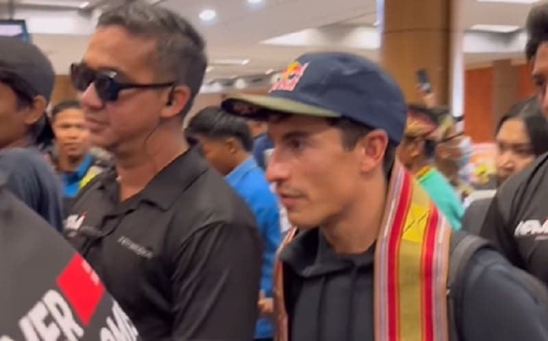 Marc Marquez Diserbu Fans usai Tiba di Lombok