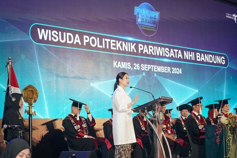 Hadiri Wisuda Poltekpar Bandung, Wamenparekraf Angela Tanoesoedibjo: Pariwisata Indonesia Naik Peringkat