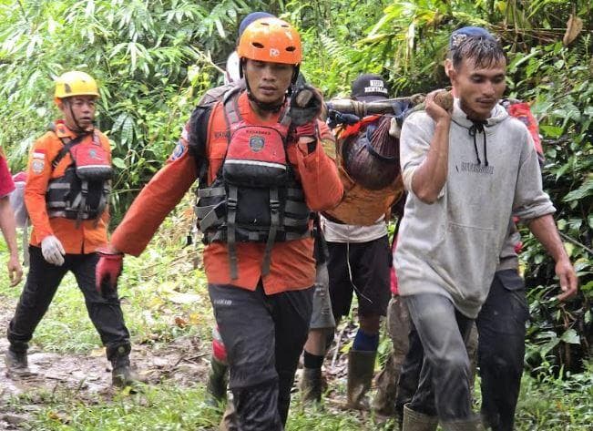 Korban Terakhir Longsor Tambang Emas Solok Dievakuasi, 13 Orang Tewas 12 Selamat