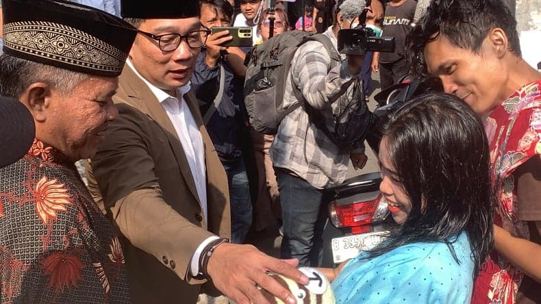 Momen Ridwan Kamil Doakan Bayi 2 Bulan saat Blusukan di Tanjung Priok