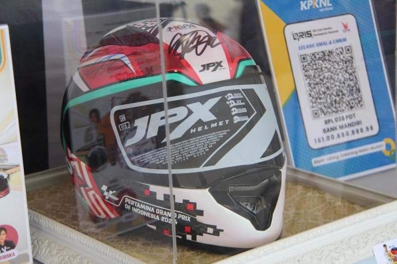 Fantastis! Total Pelelangan Merchandise Tanda Tangan Pembalap MotoGP di Lombok Sentuh Rp76 juta