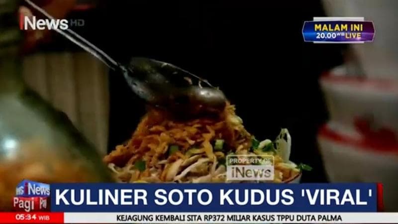 Mencicipi Nikmatnya Soto Kudus Viral, Seporsi Cuma Rp15 Ribu