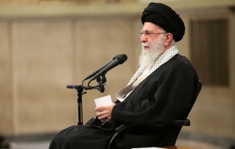 Pemimpin Tertinggi Iran Khamenei Desak Negara Muslim Bersatu Lawan Israel