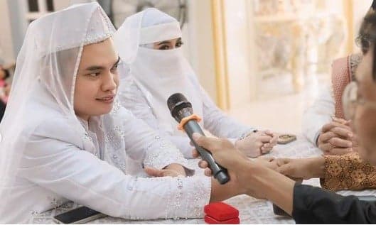 Belum Lama Cerai, Gitaris Kangen Band Dodhy Kembali Nikahi Mantan Istri Belum Lama Cerai, Gitaris Kangen Band Dodhy Kembali Nikahi Mantan Istri