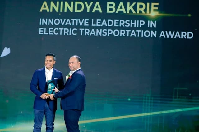 Anindya Bakrie Raih Penghargaan Innovative Leadership in Electric Transportation, Dukung Transportasi Publik Ramah Lingkungan