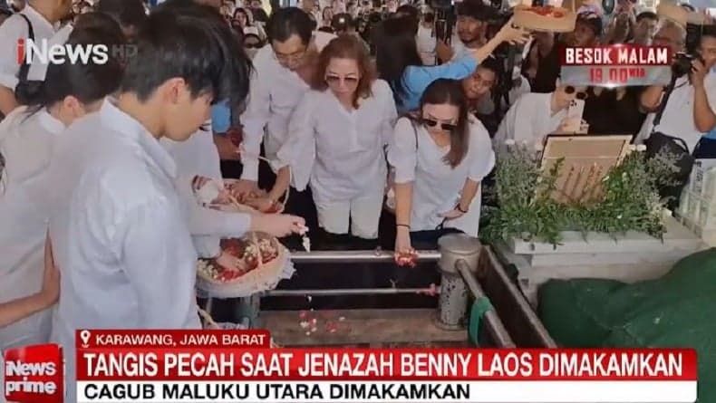 Penuh Haru! Tangis Pecah Keluarga Warnai Pemakaman Benny Laos