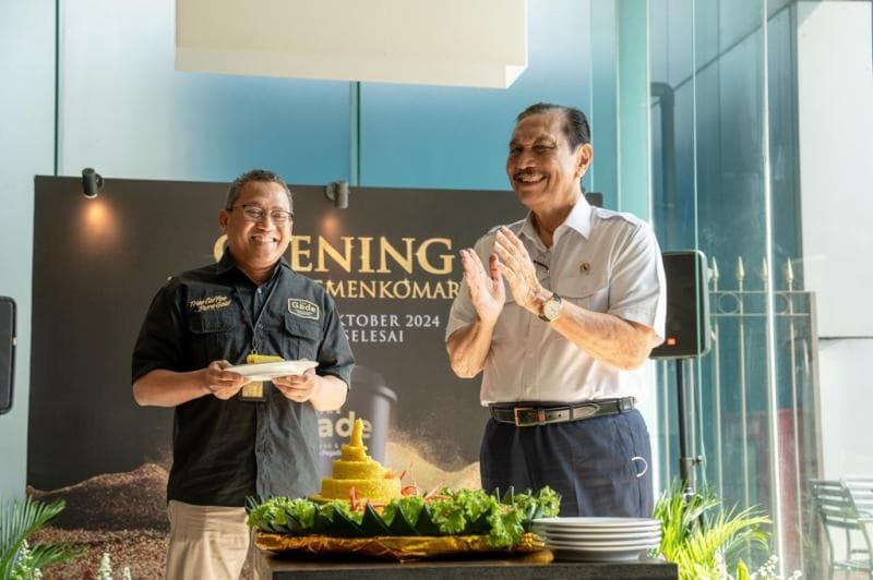 Dihadiri Luhut, Pegadaian Buka Gerai The Gade Coffe and Gold di Kemenkomarves