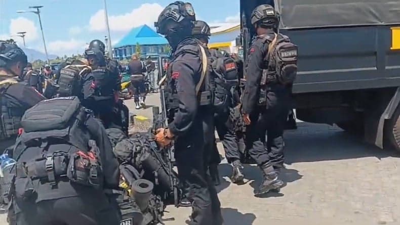 Bentrokan di Adonara Flores Timur Memanas, 1 Peleton Brimob Maumere Dikerahkan