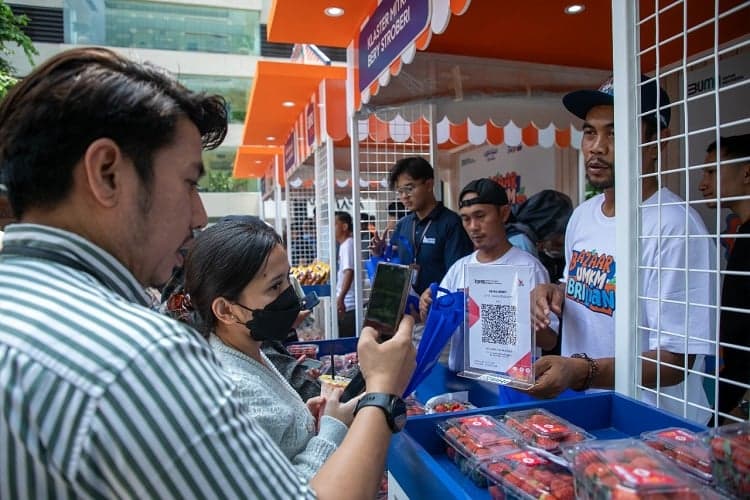 Hadir di Bazaar UMKM BRILiaN, Stroberi Mitra Bery Curi Perhatian Pengunjung