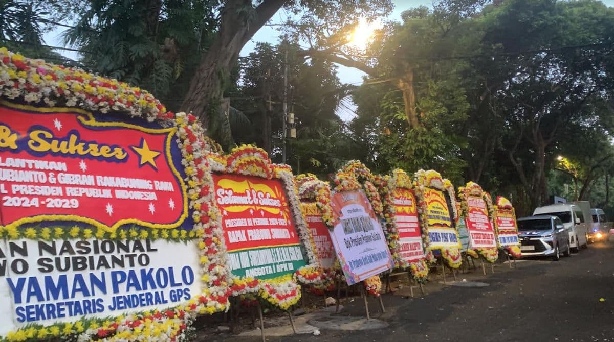 Suasana Terkini Rumah Prabowo di Kertanegara Jelang Pelantikan Presiden, Dibanjiri Karangan Bunga