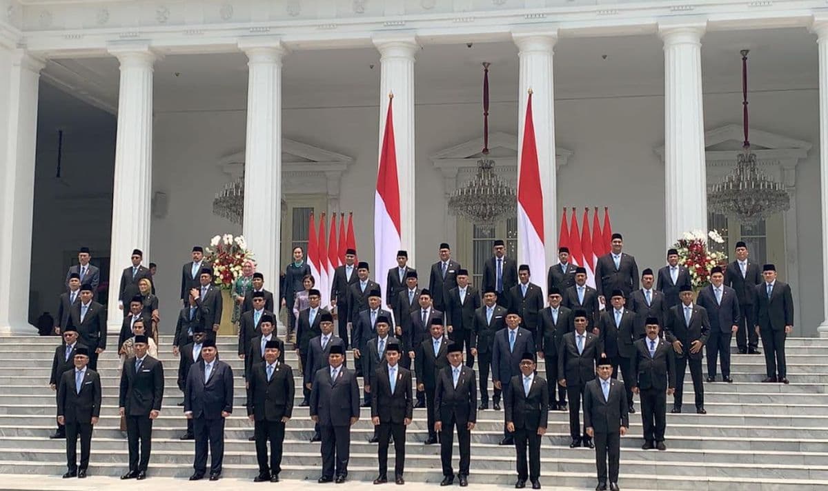  Menunggu Gebrakan 100 Hari Pertama Kabinet Merah Putih