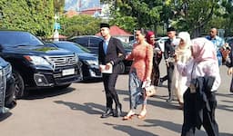 Nagita Slavina Tenteng Tas Mewah saat Pelantikan Raffi Ahmad di Istana Negara, Segini Harganya!