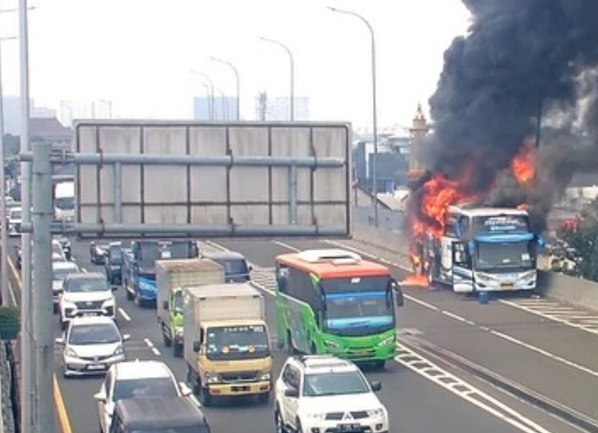 Bus yang Terbakar di Tol Wiyoto Wiyono Ternyata Berisikan 58 Anak TK