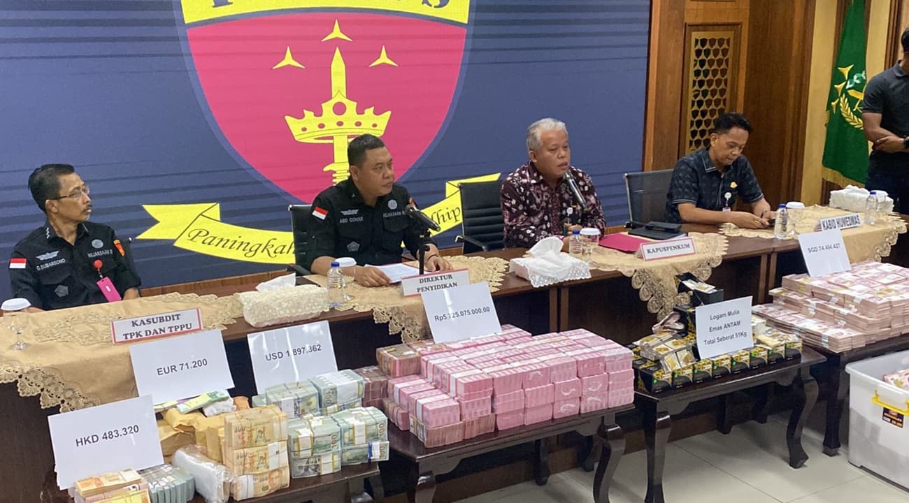 Kejagung Harus Telusuri Asal Usul Uang Rp920 Miliar dan Emas 51 Kg Eks Pejabat MA Zarof Ricar