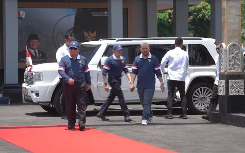 Tiba di Bandara Adi Sutjipto dengan Maung Garuda, Prabowo Disambut Wapres Gibran